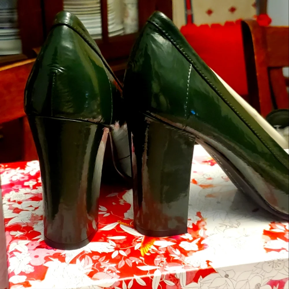 Beautiful Patent Leather Loafer - Picture 4 of 7